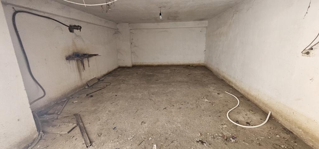 🅿️ SHITET GARAZH ME QEPEN – ZONA PLAZH, DURRËS 📍 Ndodhet pranë Hotel Adriatik” – zonë mjaft e kërkuar