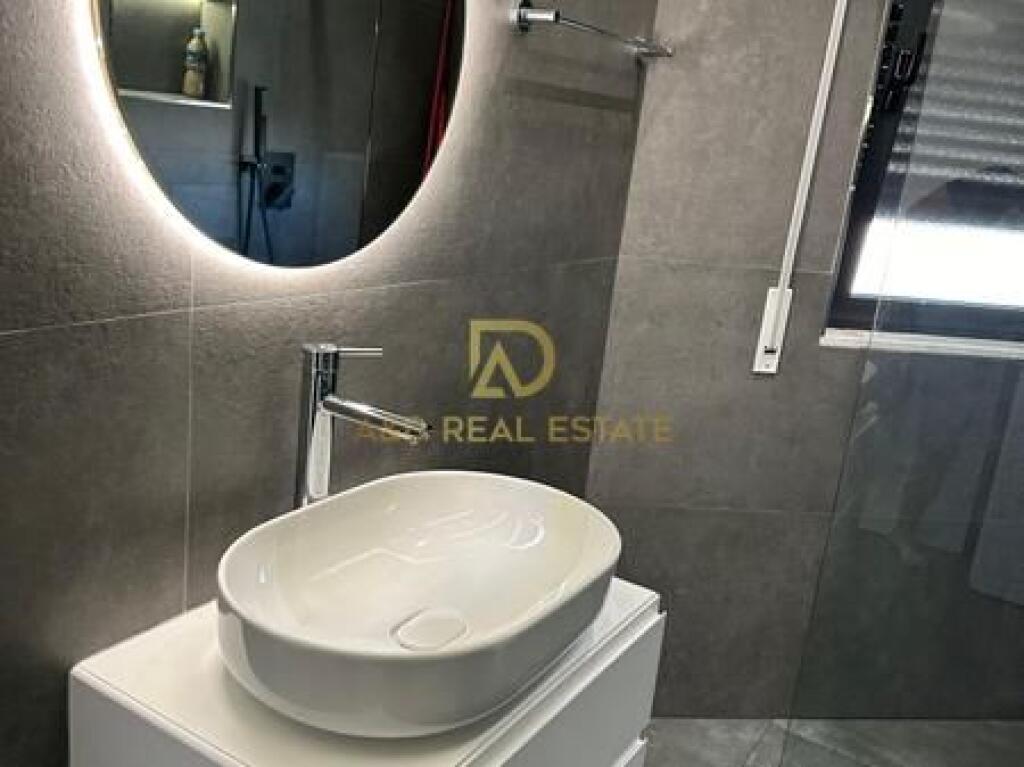 Shitet Apartament 1+1 - Rruga e Durrësit