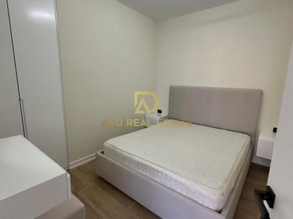 Shitet Apartament 1+1 - Rruga e Durrësit