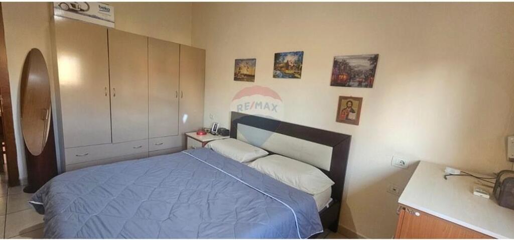 Shitet Apartament tek Ish Tregu Elektrik