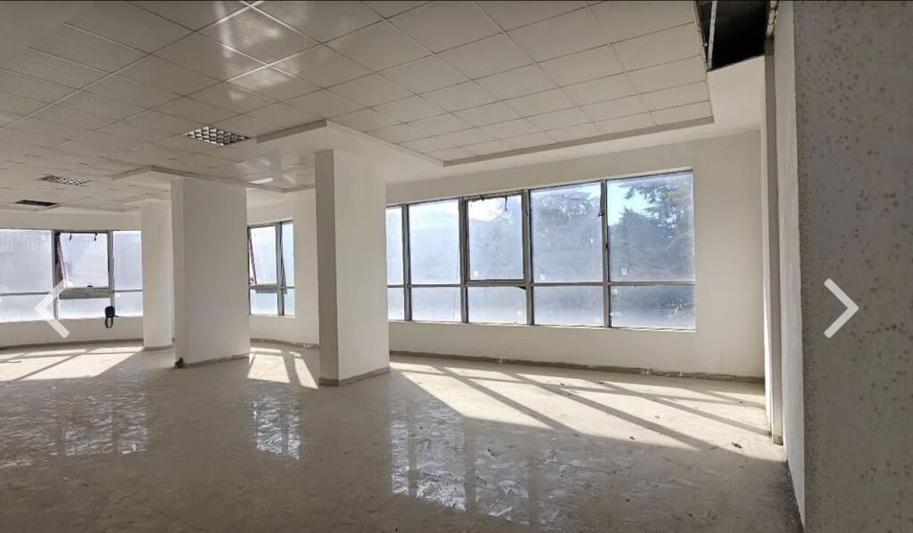 BUSINESS PREMISES FOR RENT IN THE CENTER NEAR THE SPORTS PALACE DURRES