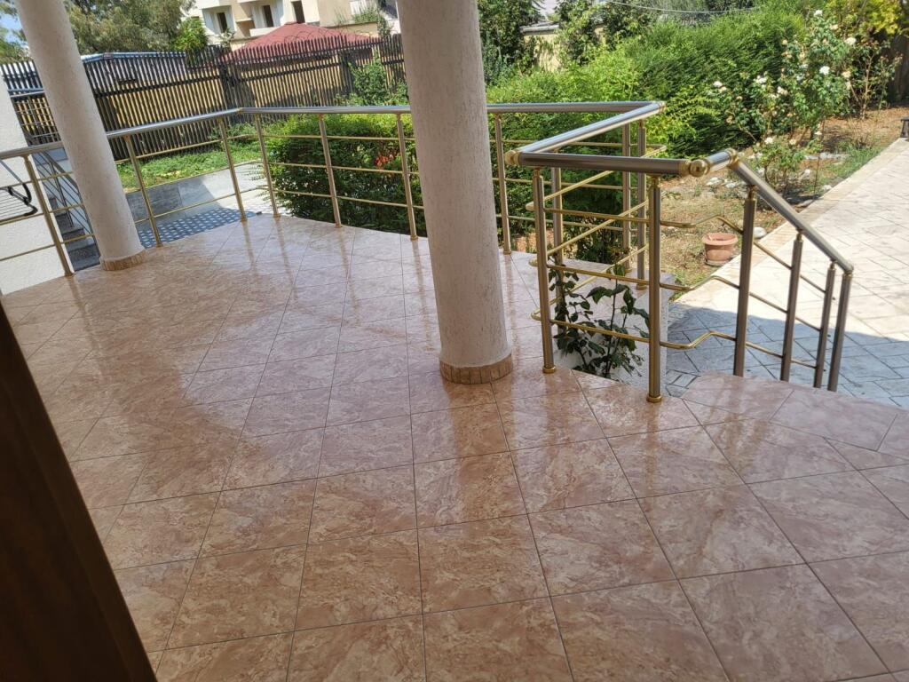 🏡 Shtëpi private me qira – Tek Vilat Amerikane