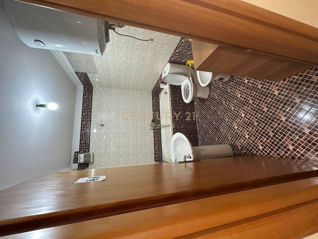 AFFITTIAMO UFFICIO PRESSO ZOGU I ZI