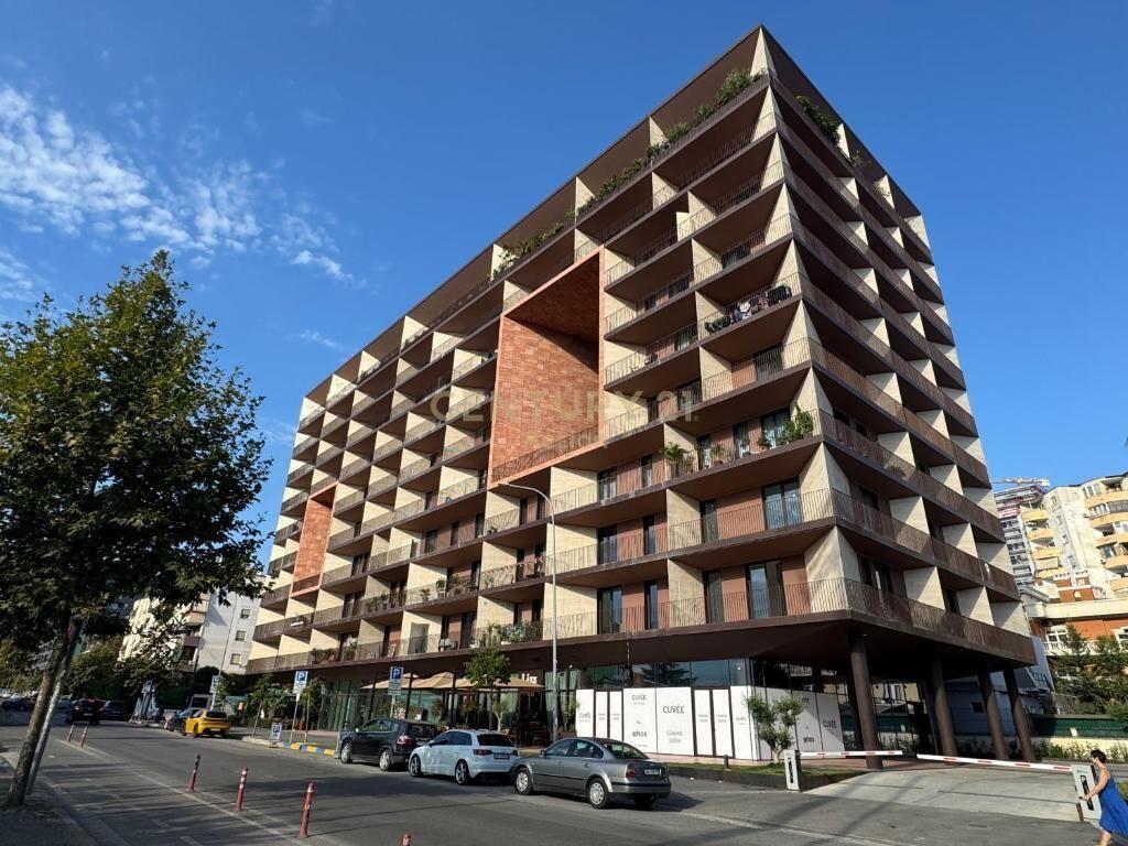 📍 Shitet Apartament Luksoz në “Residenca Altana” – Liqeni i Tiranës!