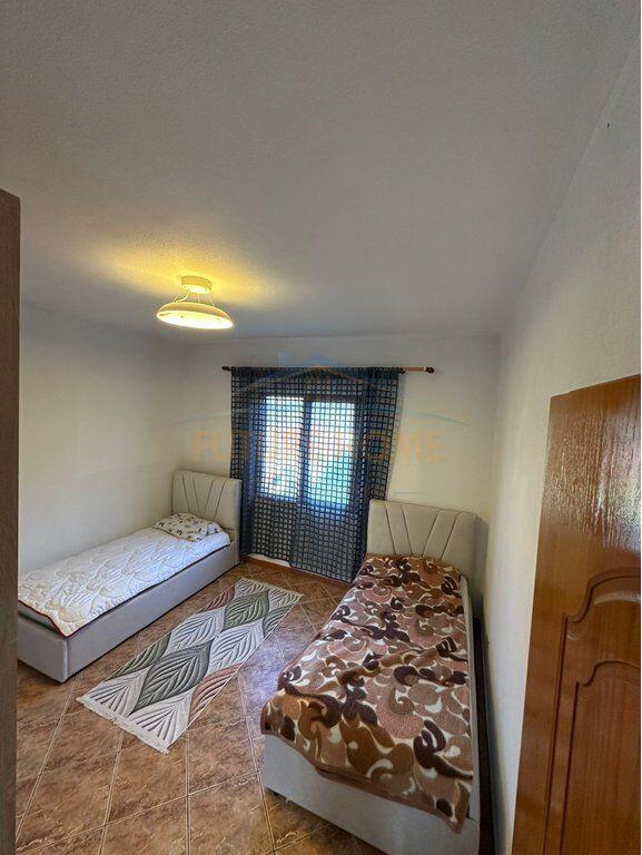 Affitto, Appartamento 2+1+Posto Auto, Kombinat, Tirana