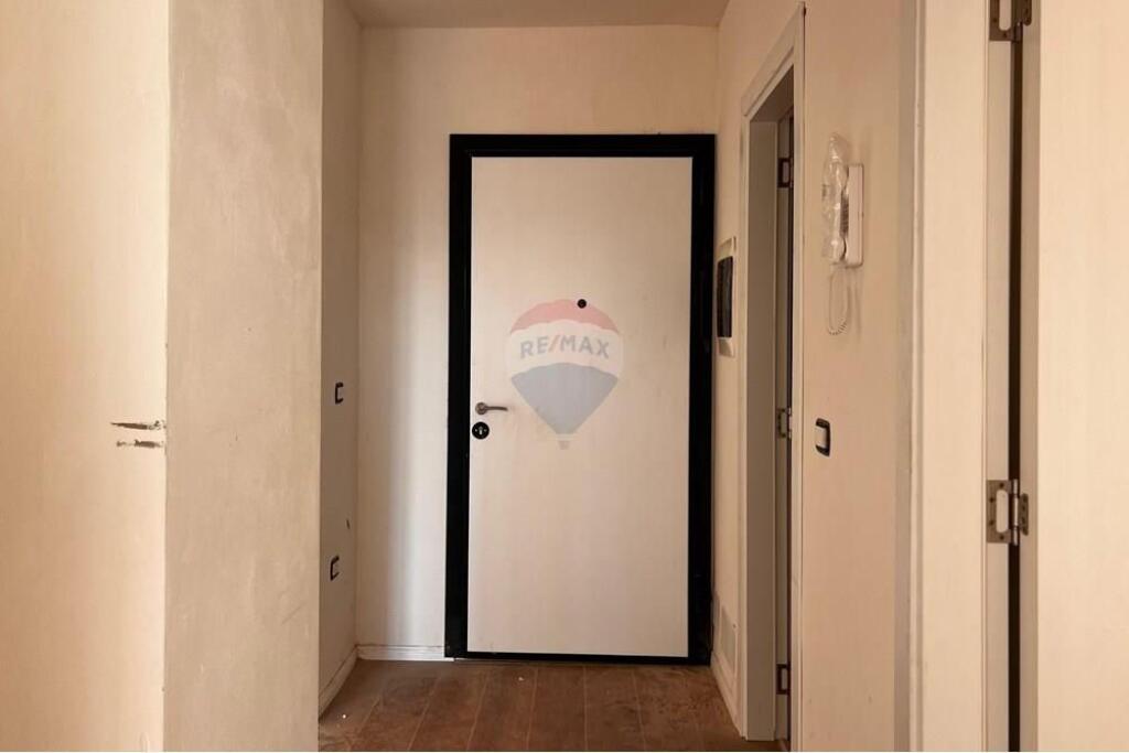 Apartment 2+1+2 for sale at Fusha e Aviacionit! !