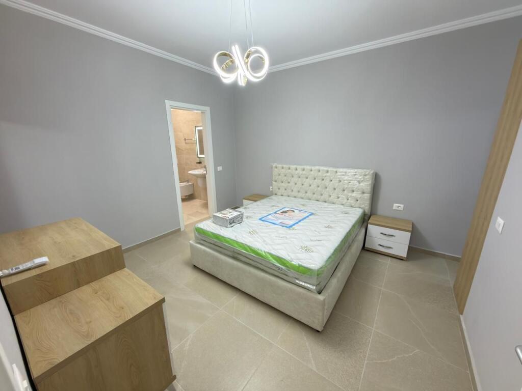 🏠 Jepet me qira apartament 2+1 me parkim 📍 Liqeni i Thatë, mbrapa Radisson Hotel