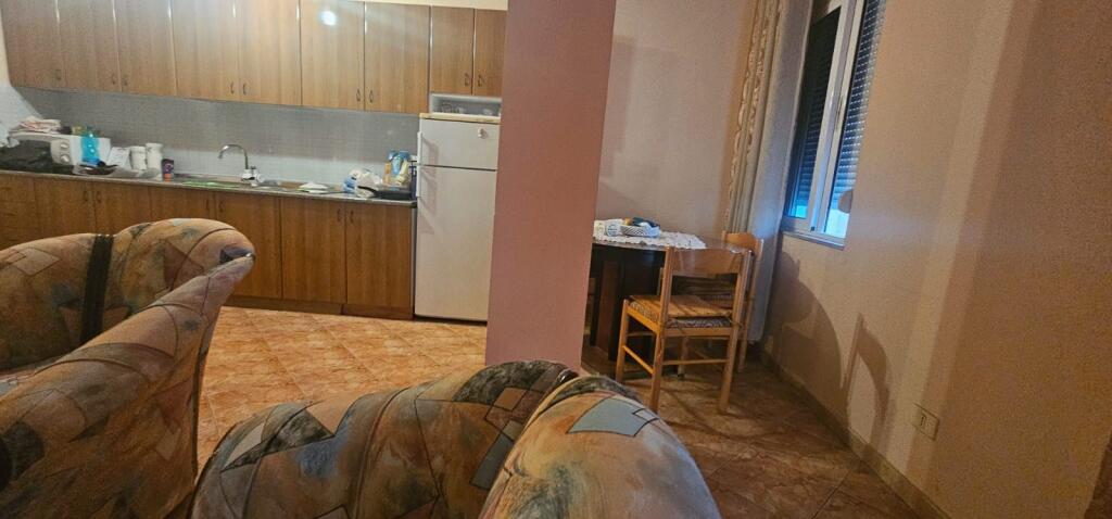 JEPET ME QIRA APARTAMENT 3+1+2 TUALETE + POST PARKIMI | PRANË MARKATËS FRUTA-PERIME
