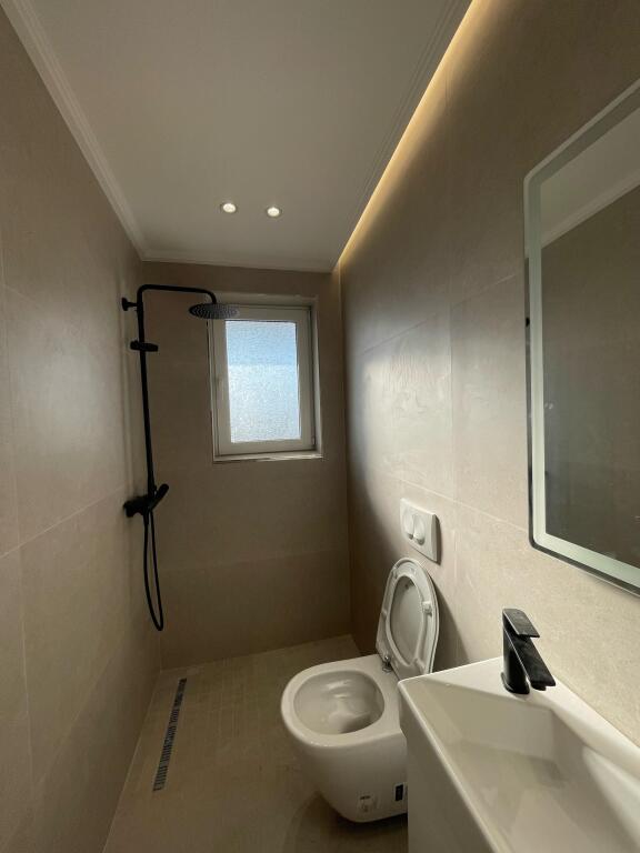 Penthouse me qira tek Rruga e Kavajes!