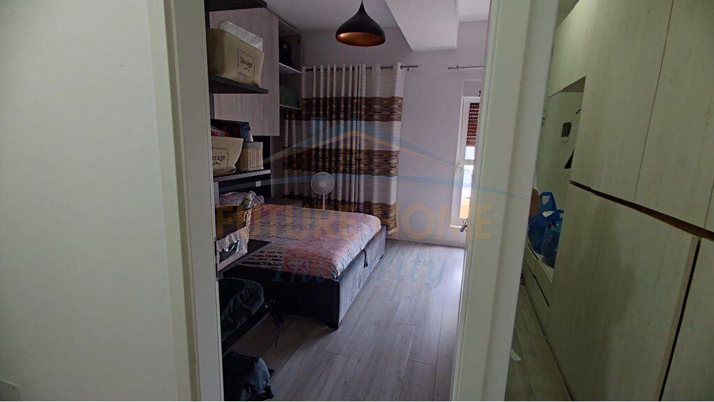 Shitet Apartament 2+1+2+Post Parkimi, Kompleksi Mangalem