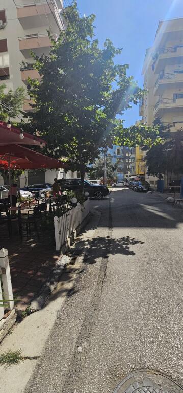 🅿️ SHITET GARAZH ME QEPEN – ZONA PLAZH, DURRËS 📍 Ndodhet pranë Hotel Adriatik” – zonë mjaft e kërkuar