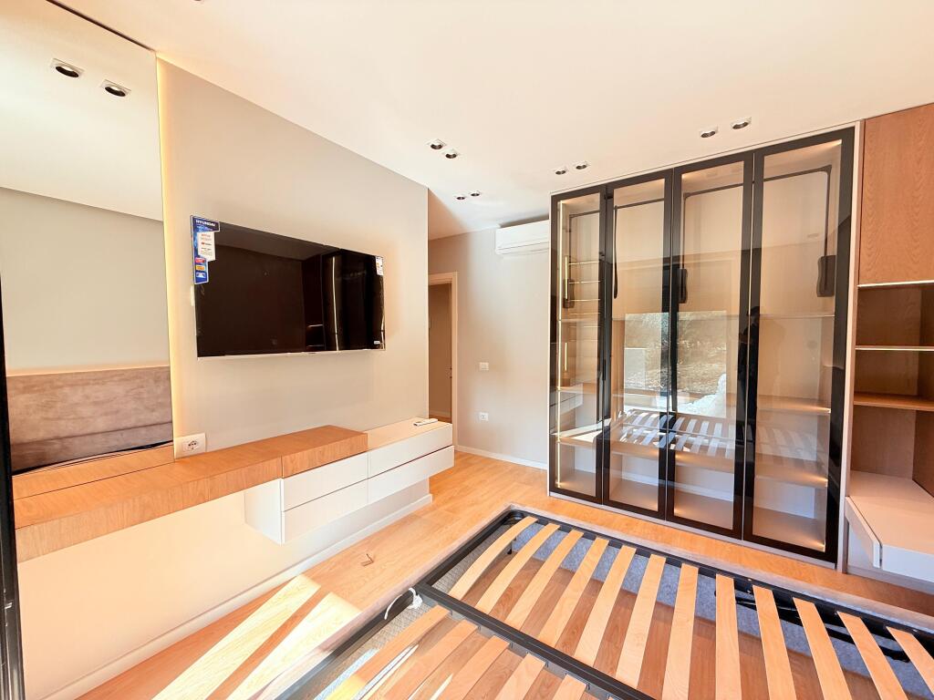 Apartament 2+1+2 per qira I pabanuar me pare Kopshti zoologjik, Salillari