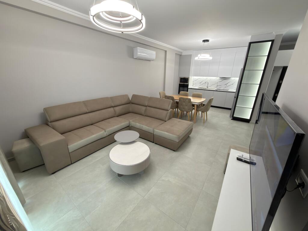 Apartment me qera 2+1+parkim Liqeni i thate