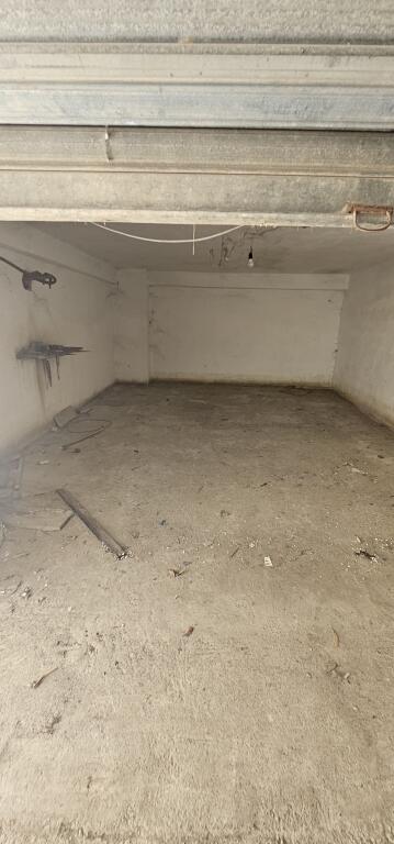 🅿️ SHITET GARAZH ME QEPEN – ZONA PLAZH, DURRËS 📍 Ndodhet pranë Hotel Adriatik” – zonë mjaft e kërkuar