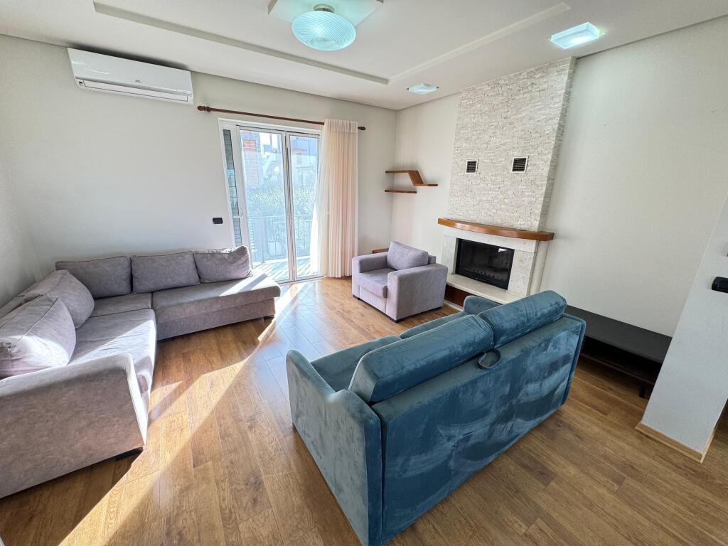 🏡 Vile me qira pranë TEG-ut, përballë Universitetit Aldent!