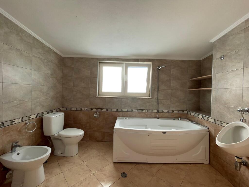 Appartamento 3+1 in vendita presso Liqeni i Thate.