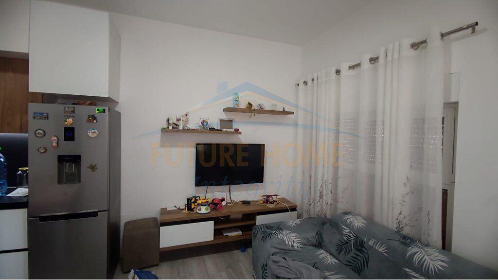 Shitet Apartament 2+1+2+Post Parkimi, Kompleksi Mangalem