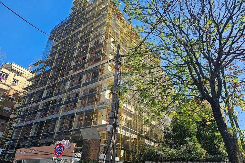 Shitet Apartament 1+1 te Ministria e Jashtme !