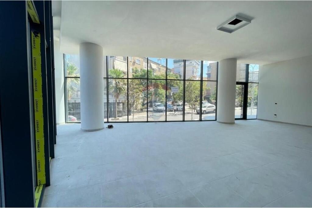 Business Unit Corner for Sale!