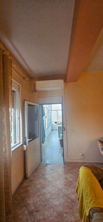 JEPET ME QIRA APARTAMENT 3+1+2 TUALETE + POST PARKIMI | PRANË MARKATËS FRUTA-PERIME