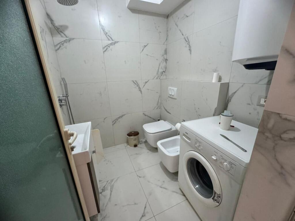 Room for rent – 3rd floor of a villa in Selite te Vogel