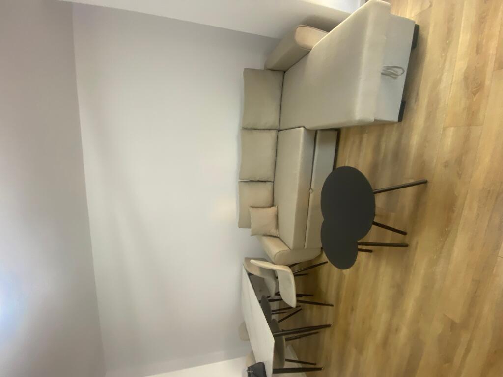 1+1,pallat i 2025,i mobiluar te shkolle e kuqe,cmimi 600 euro