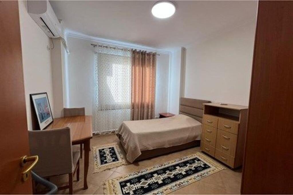 Jepet me qira apartament 2+1 tek Rruga e Kavajes