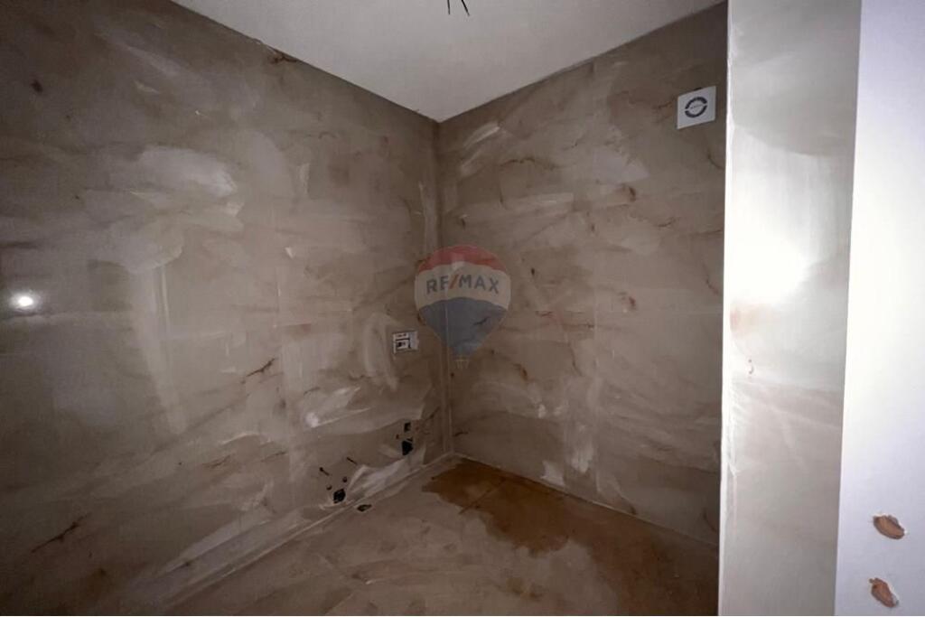 Apartament 1+1 ne shitje te Fusha e Aviacionit!