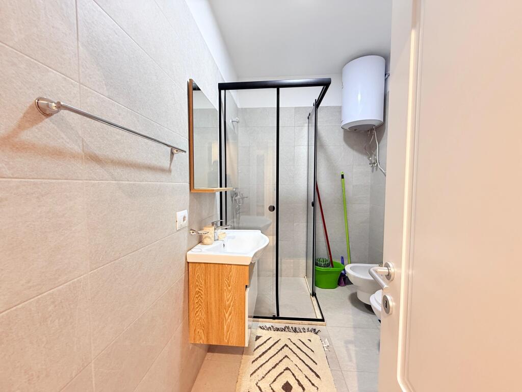 🔑 EKSKLUZIVE!   🏡 Shitet Apartament 1+1 i Adaptuar në 2+1 – Fusha e Aviacionit