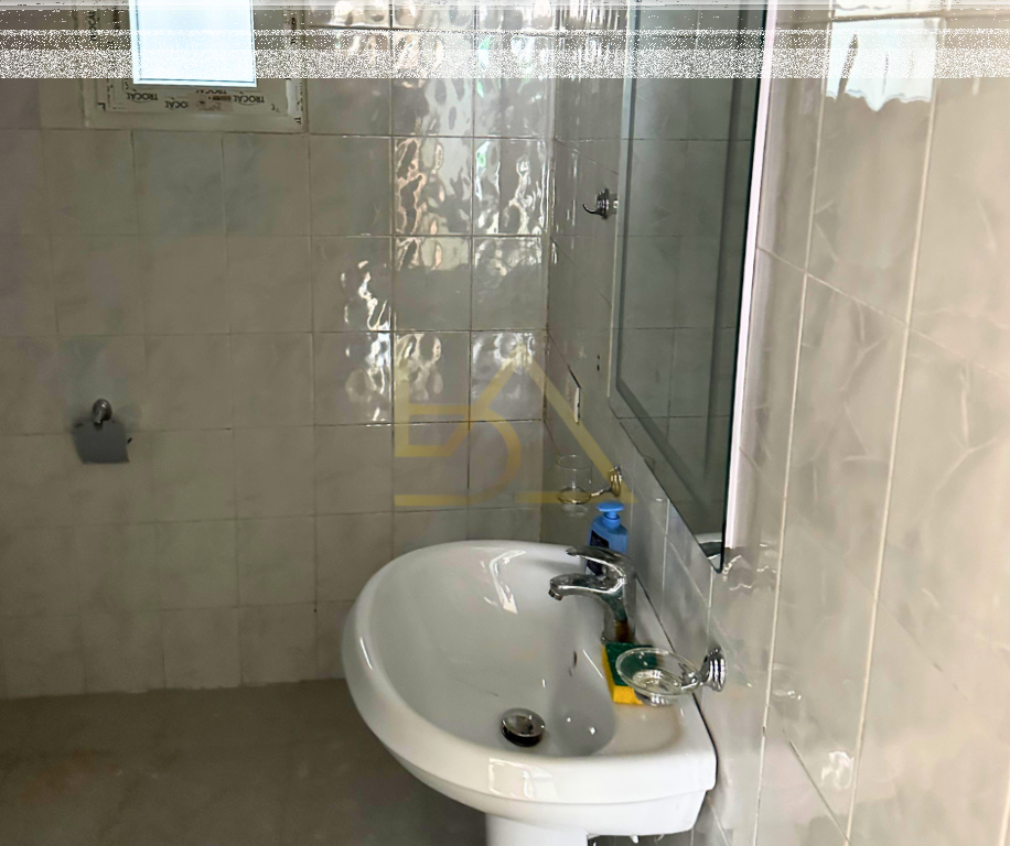 Jepet me Qira Ambient Biznesi në Tiranë, Komuna e Parisit