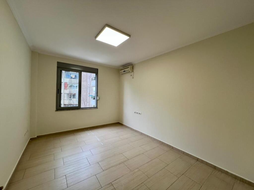 Affitto, Appartamento 2+1+2 Bagni, “9-Piani”, Tirana