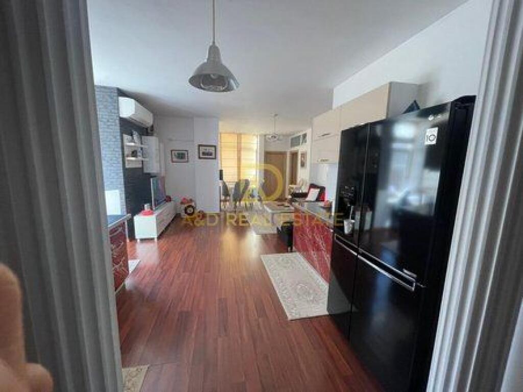 Apartment 3+1+2 for rent on Kavaja street.