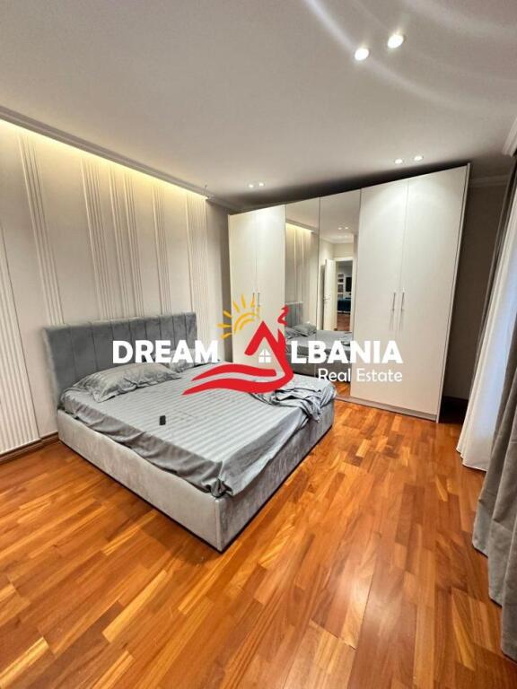 Jepet me qera apartament+verande | Penthouse 2+1+2 rruga e Kavajes (ID 42214491)