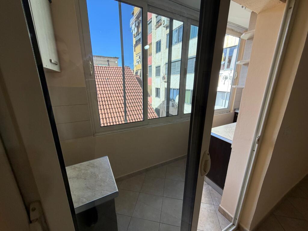 Apartament me qera 1+1 Petro Nini