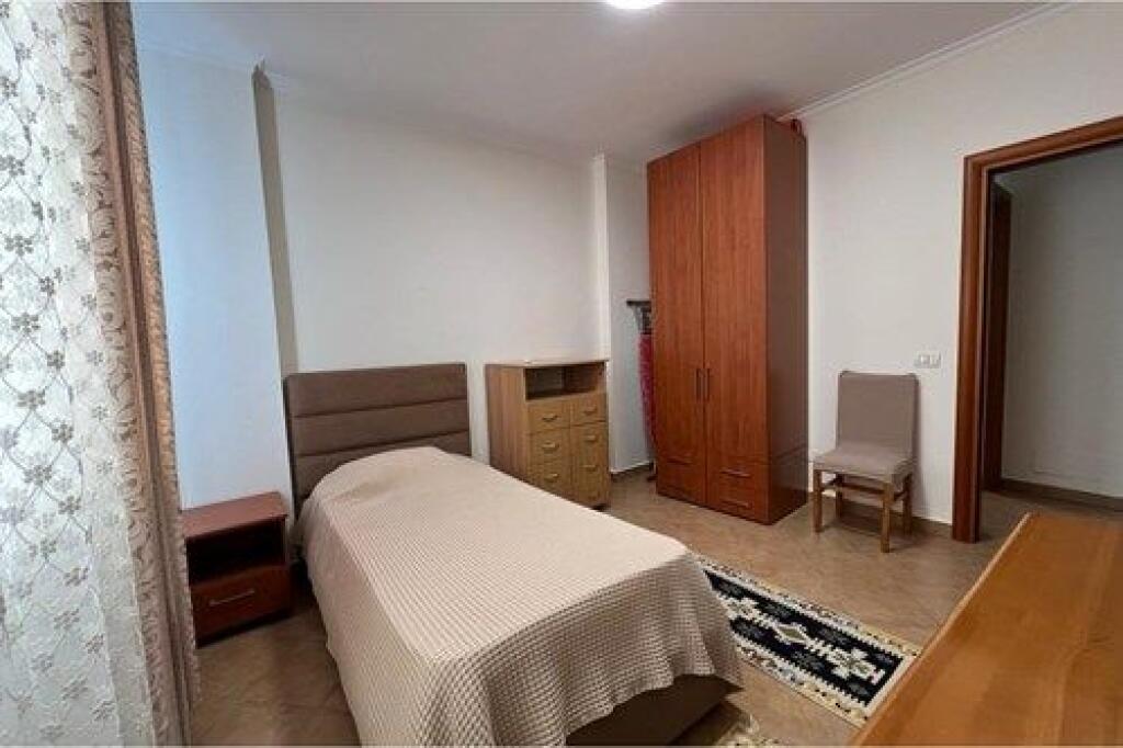 Jepet me qira apartament 2+1 tek Rruga e Kavajes