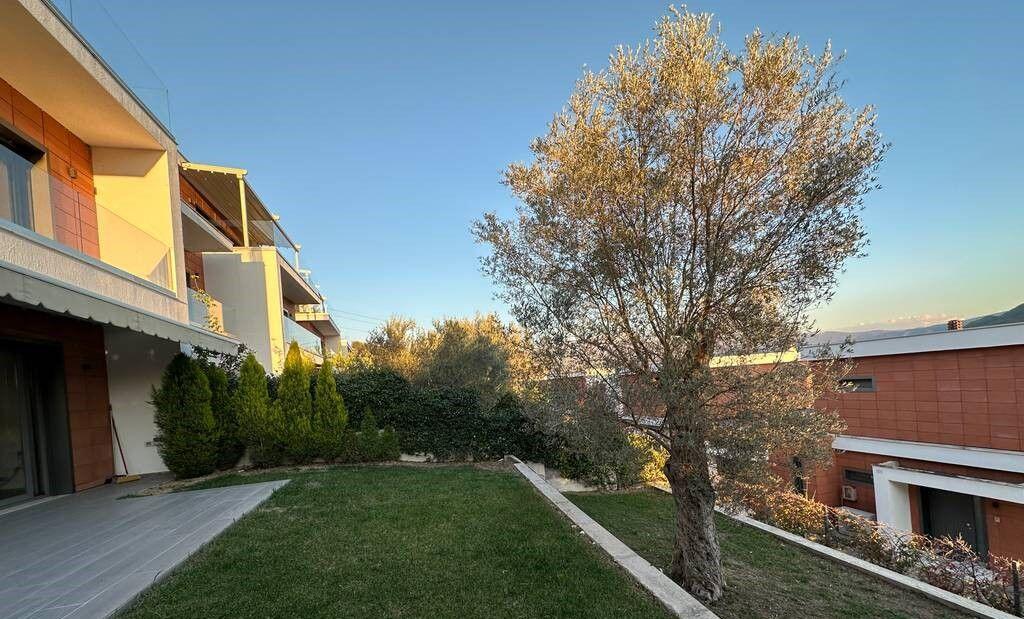 Vilë me Qira në Rezidencën Olive Grove – Luksi dhe Rehatia që Meritoni