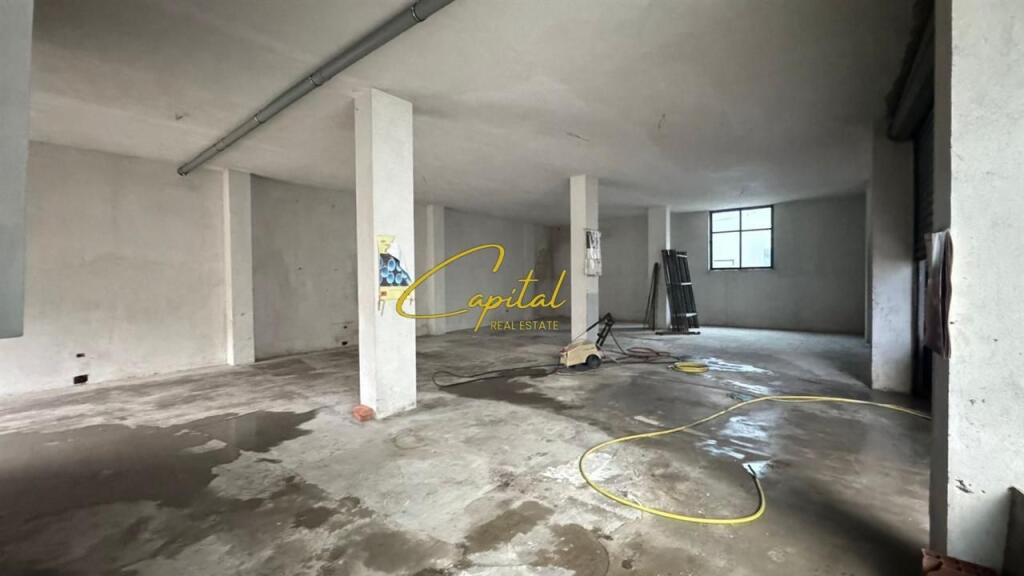 MAGAZINE ME QERA 180 M2 ISH FUSHA AVIACIONIT 1000 EURO