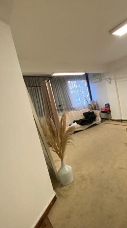 UFFICIO IN AFFITTO 106 M2 MYSLYM SHYRI 800 EURO