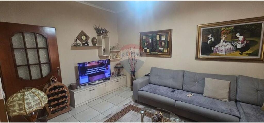 Shitet Apartament tek Ish Tregu Elektrik