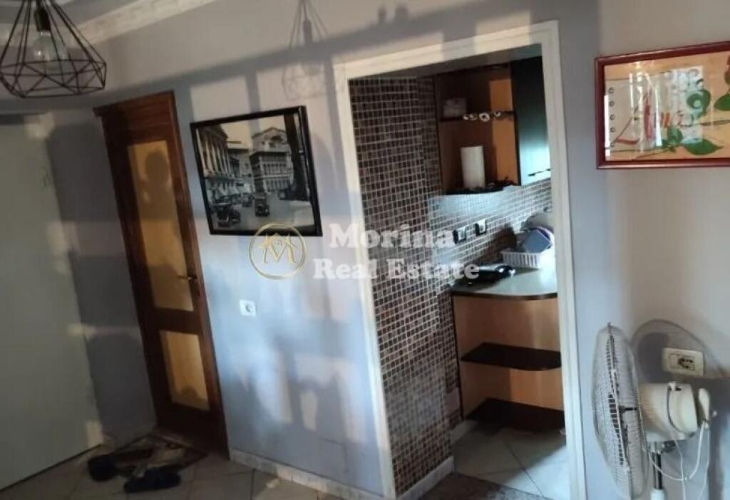 Shitet Apartament 2+1, Laprake,107.000 Euro.