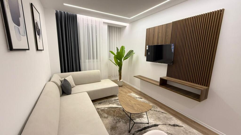 APARTAMENT 1+1 PER SHITJE PRANE QENDRES