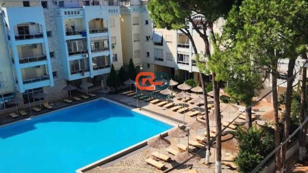 Ne Golem, Shitet Apartament 3+1, Ne Kompleks Rezidencial Shume Prane Detit!!!