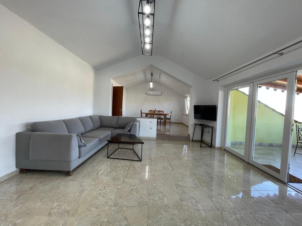 Appartamento 3+1 in vendita presso Liqeni i Thate.