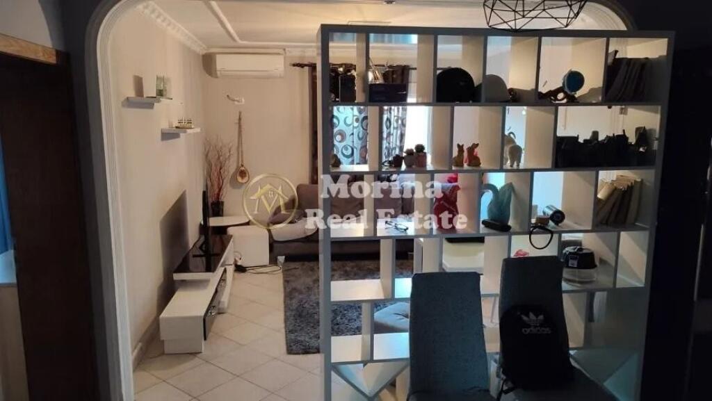 Shitet Apartament 2+1, Laprake,107.000 Euro.