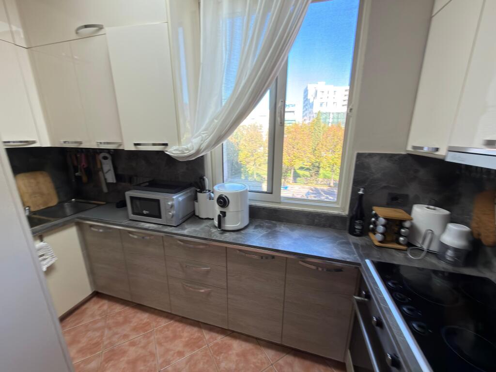 🏠 Apartment 2+1 for rent 📍 Next to the “Vasil Shanto” school, Tirana 🏢 Second floor (no elevator) 💶 500 € / month – non-negotiable