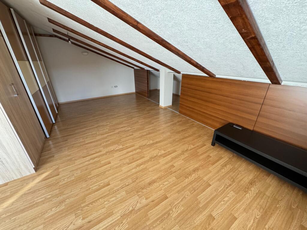 🏡 Vile me qira pranë TEG-ut, përballë Universitetit Aldent!