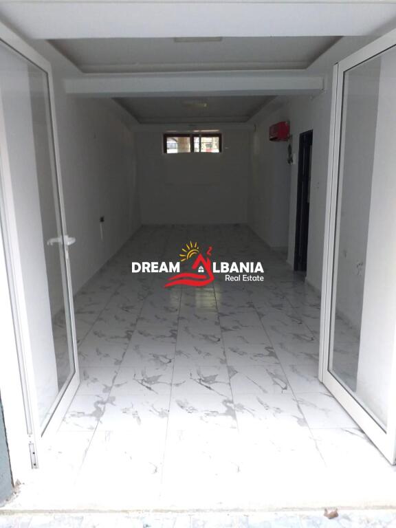 Affittasi ambiente in via Dibra, vicino alla Facoltà di Medicina ( 42711008)
