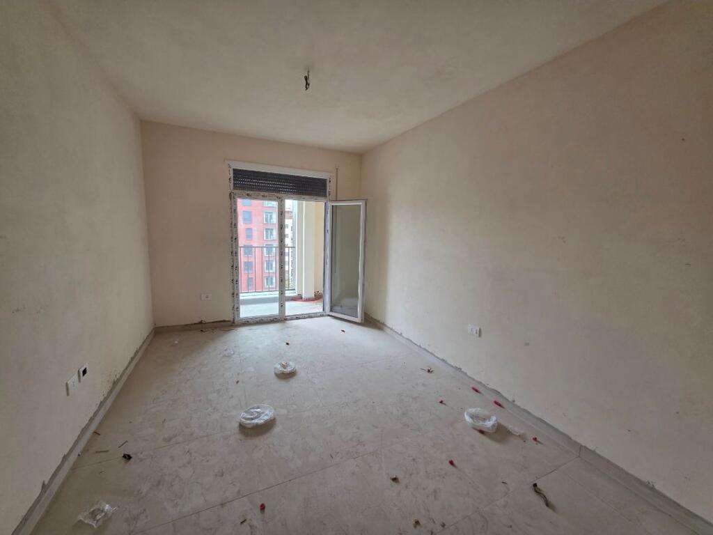 5 Maji Shitet Apartament 1+1