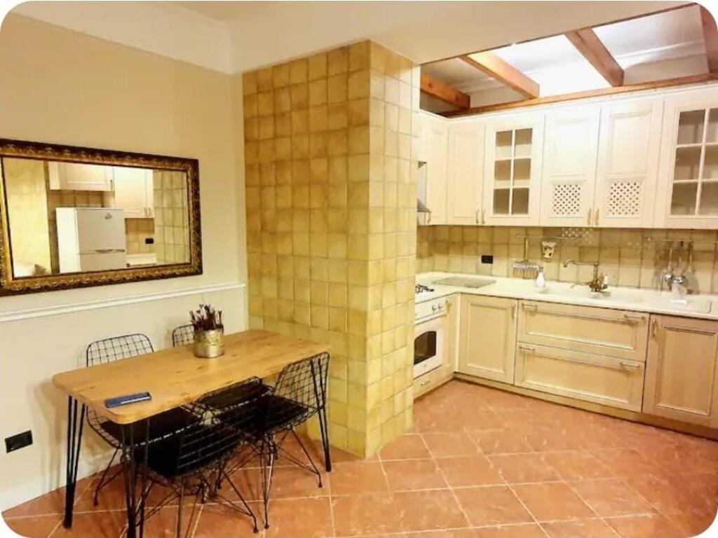 Shitet apartament 2+1+2 tek nentkatshet