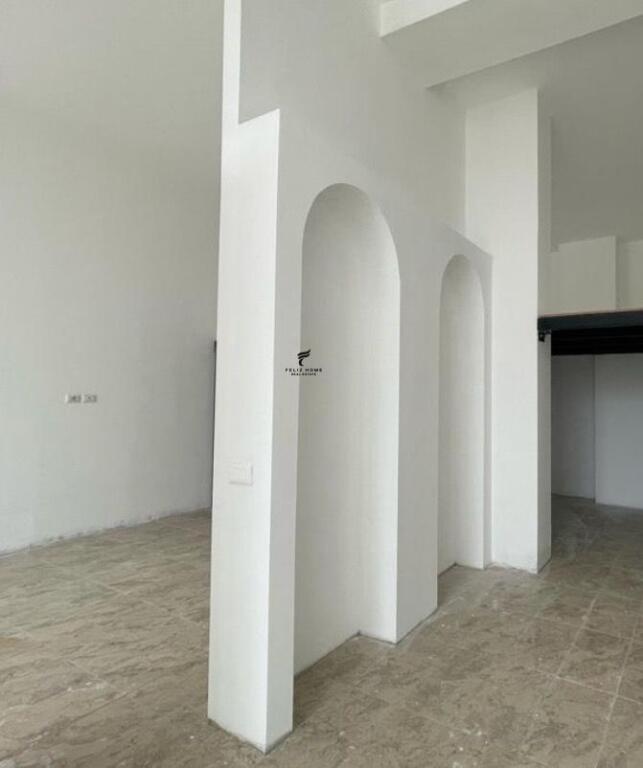 VENDESI COMMERCIALE IN VENDITA 127 M2 EX CAMPO DI AVIAZIONE 270.000 EURO